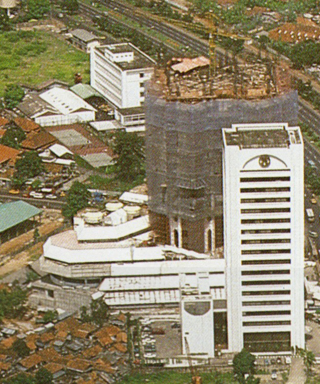Intiland Tower dalam tahap konstruksi