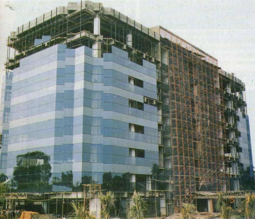 Plaza PP dalam tahap finishing, 1991