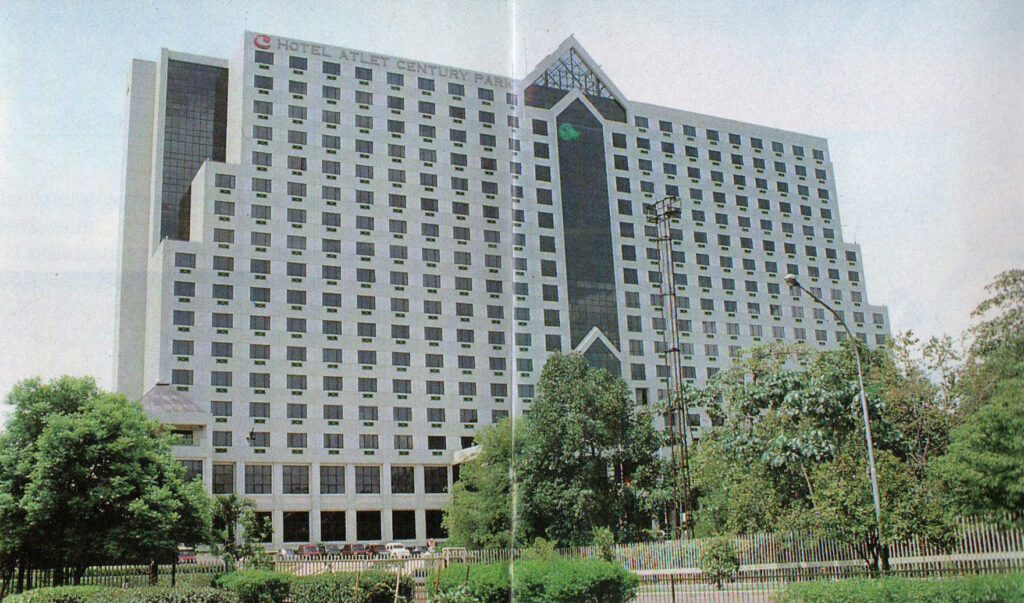 Hotel Atlet Century Park 1991. Artotel Gelora Senayan. Jakarta tempo dulu