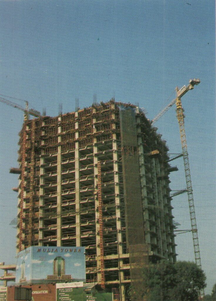 Menara BRIPens dalam pembangunan, 1991