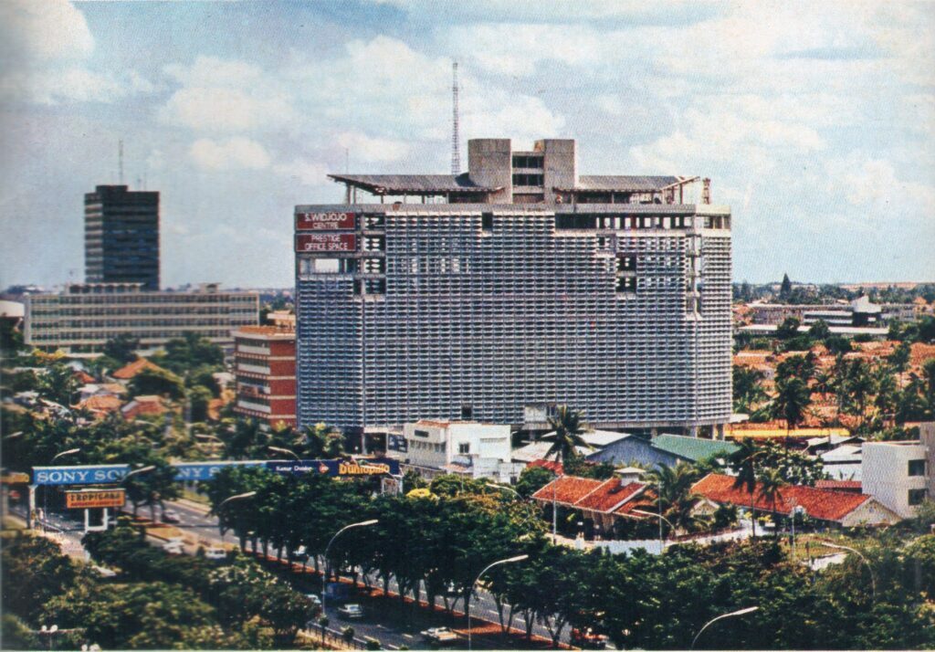 Gedung Sequis Center Jalan Sudirman, 1980. Jakarta tempo dulu 1980an