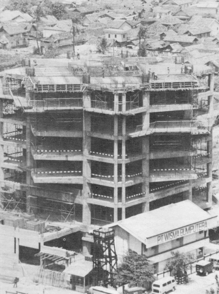 Wisma Bumiputera Jakarta saat konstruksi, 1983-84