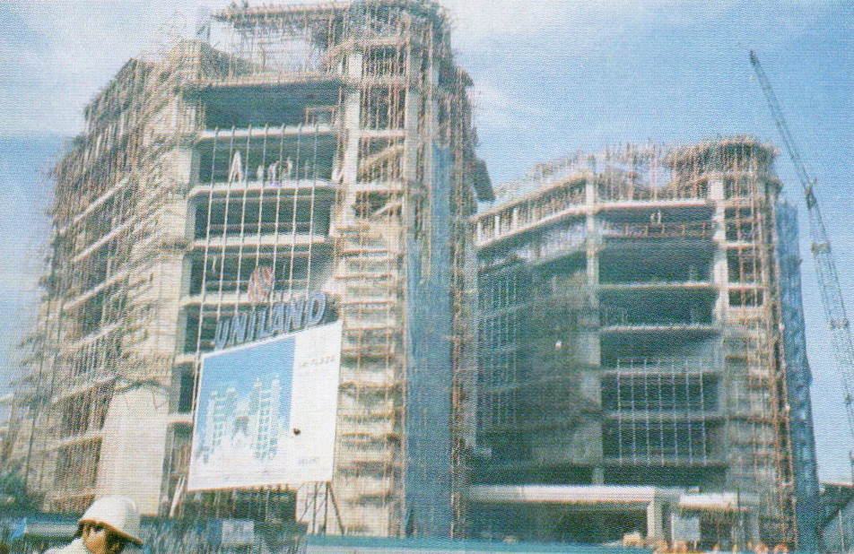 Uniland Plaza dalam tahap pembangunan, 20 November 1990. Medan tempo dulu 1990an