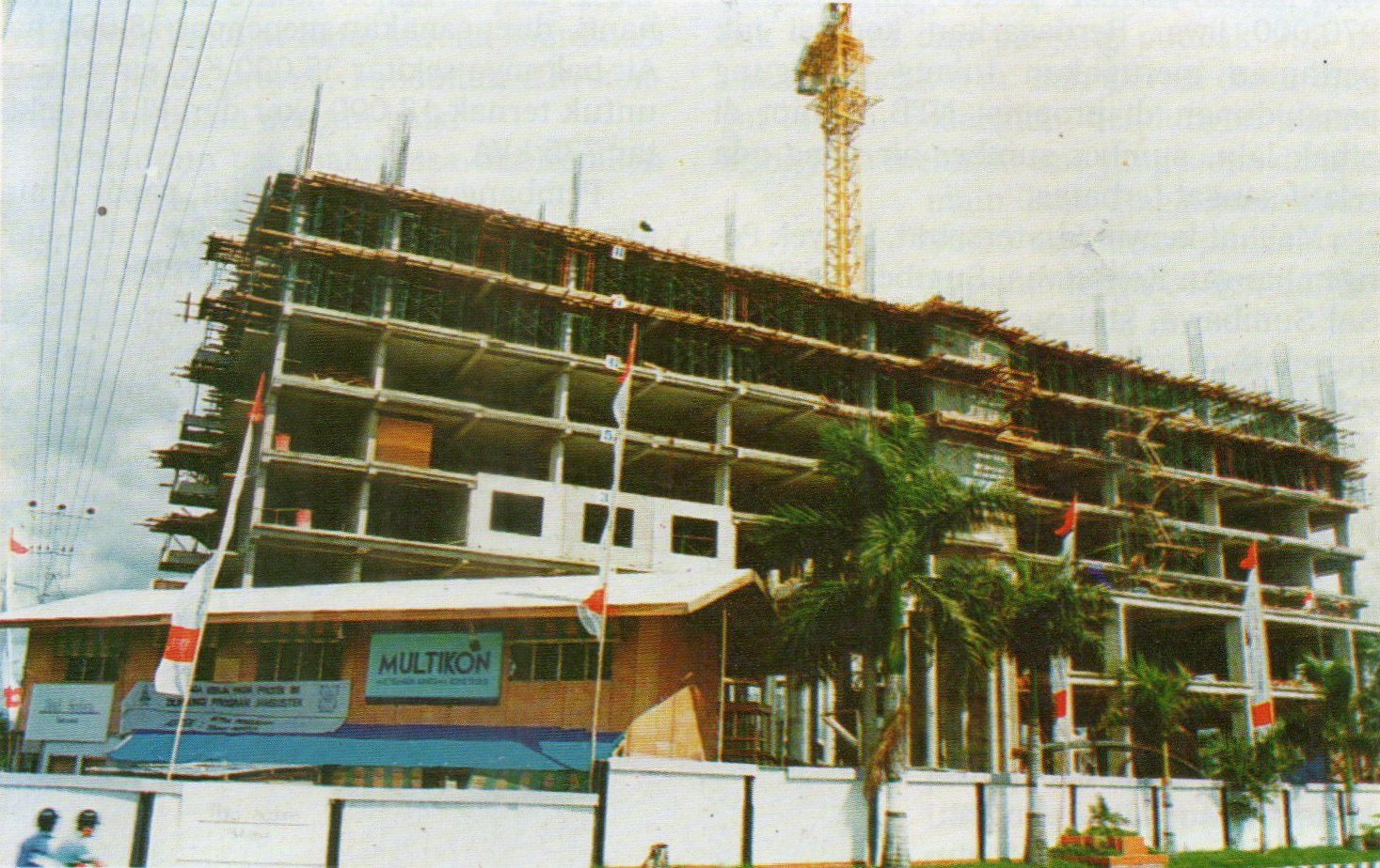 Hotel Aryaduta Makassar dalam tahap pembangunan, 1995