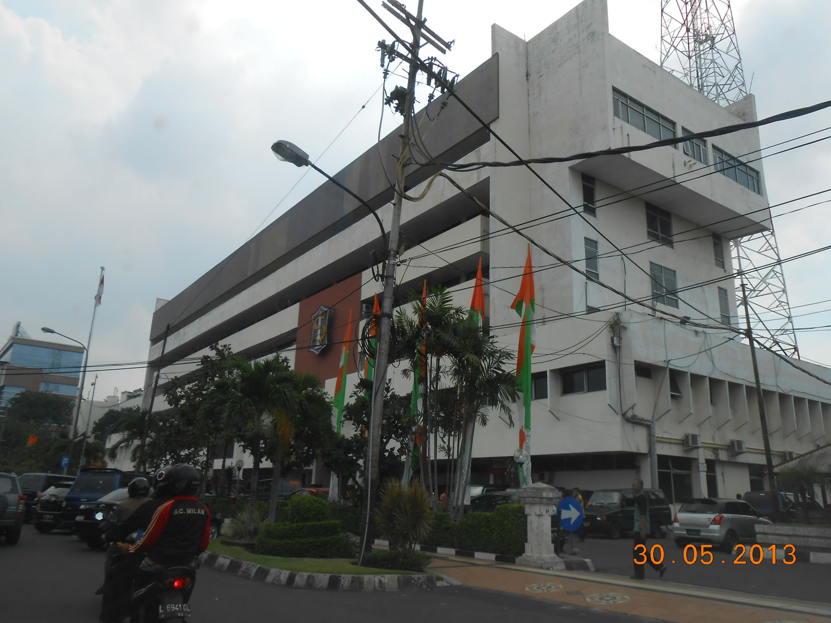 Balai Kota Surabaya Jalan Jimerto alias Graha Sawunggaling dari arah tenggara.