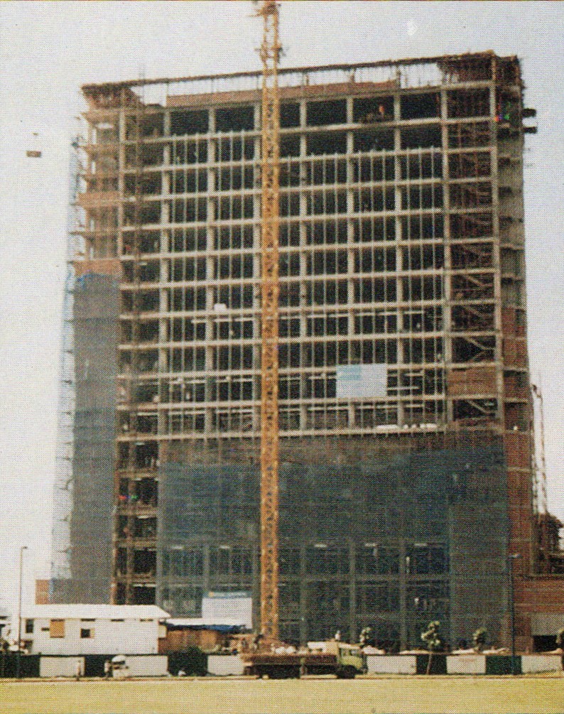 Menara Danamon, Menara Caraka dibangun pada Maret 1997. Jakarta Tempo Dulu 1990an, 1997