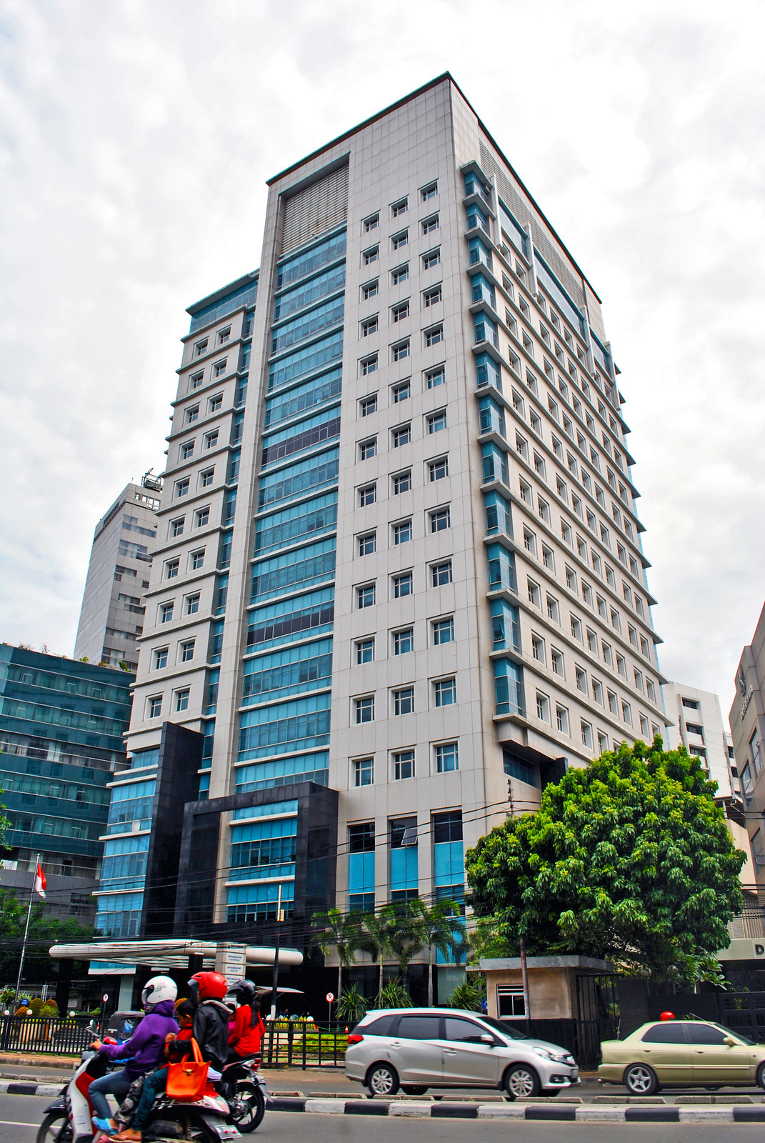 Gedung Kantor Pelayanan Pajak Madya Jakarta