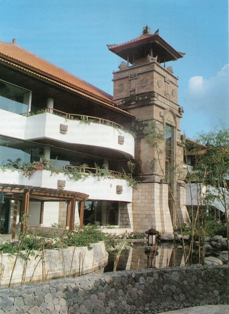 Bale kulkul di gedung utama Hotel Bali Imperial/Royal Beach Seminyak Bali, 1992