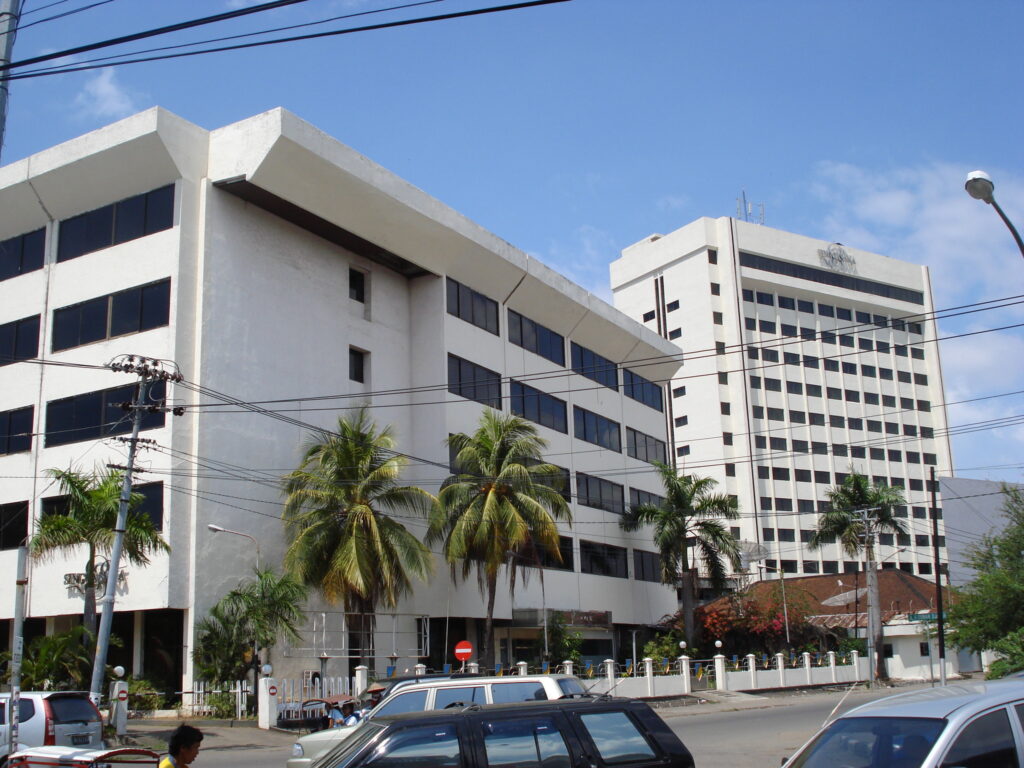 Marannu City Hotel. Gedung Otoritas Jasa Keuangan Makassar, September 2008