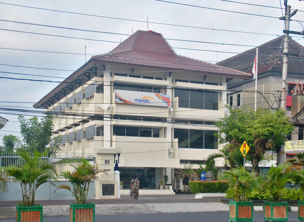 Gedung Bank Mandiri Jalan Diponegoro Yogyakarta