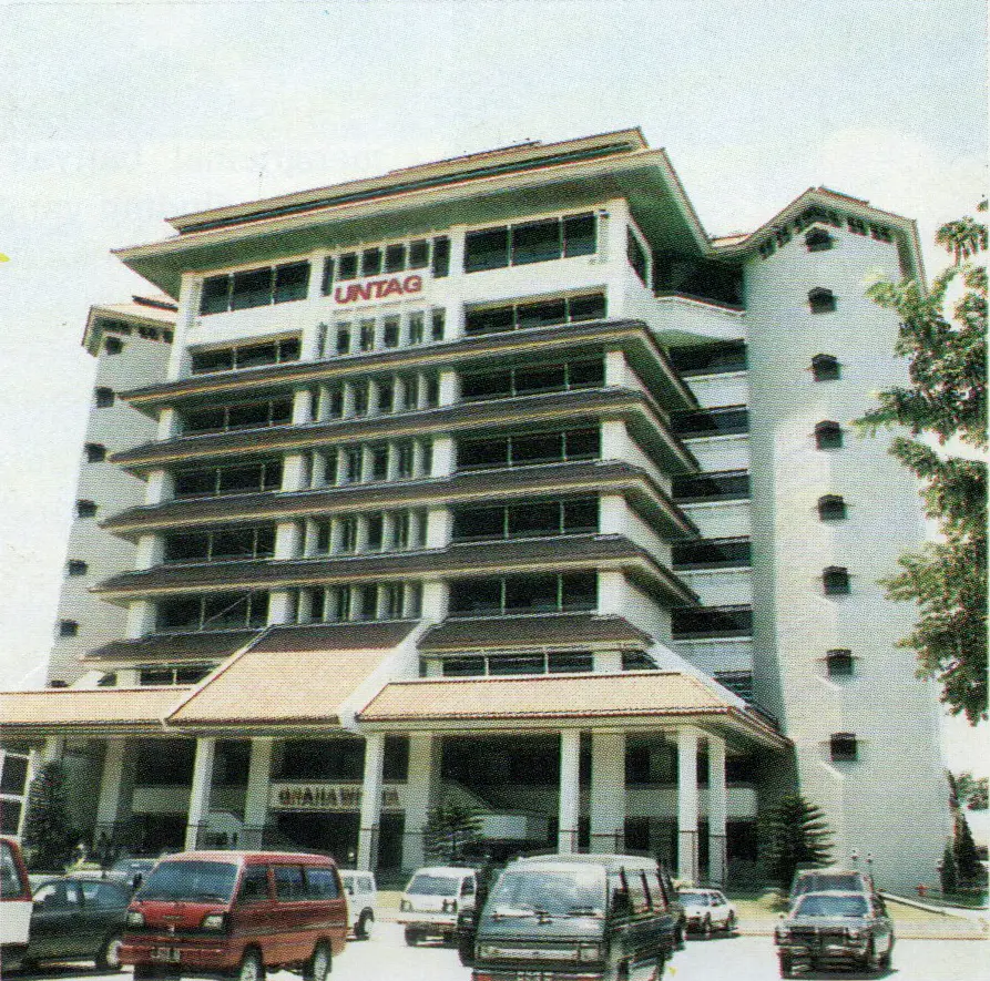 Gedung Graha Wiyata Universitas 17 Agustus 1945 Surabaya, 1993