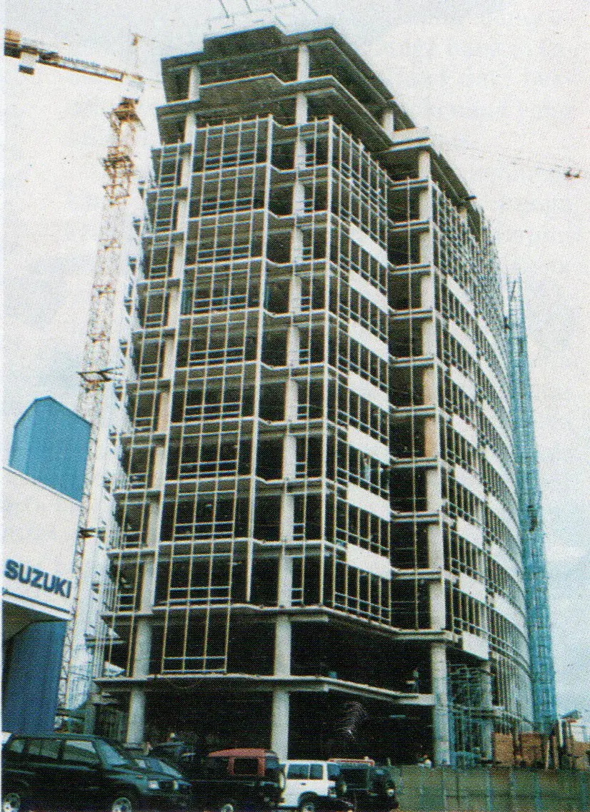 Pondok Indah Office Tower 1 dalam tahap konstruksi