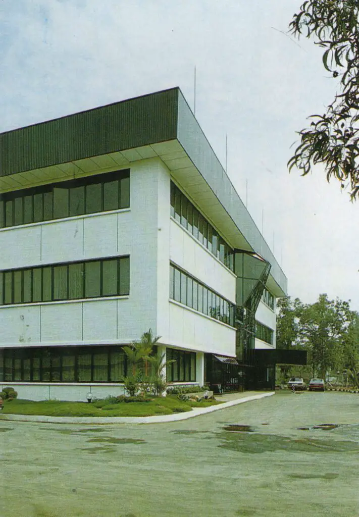 Gedung Alakasa Industrindo Pulogadung, 1983