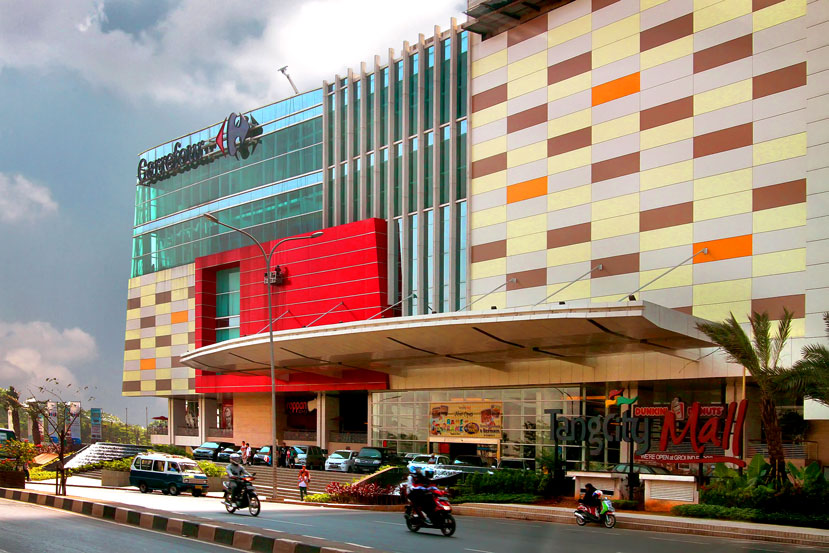 Pintu masuk selatan TangCity Mall